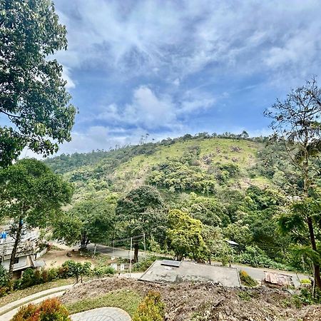 Misty Heights Peermade - Private Mountain Villa Retreat Vandiperiyār Екстериор снимка